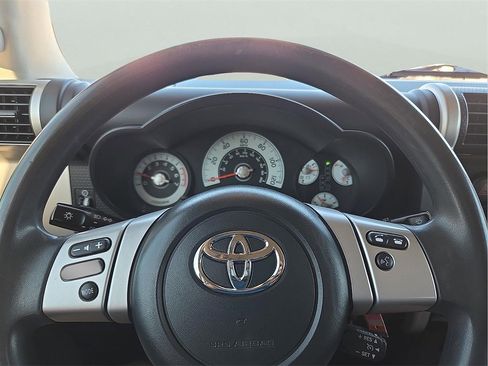 Used 2011 Toyota FJ Cruiser 4WD image 13