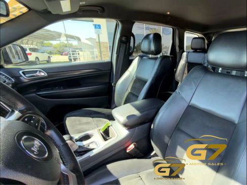 Used 2017 Jeep Grand Cherokee Altitude RWD image 10