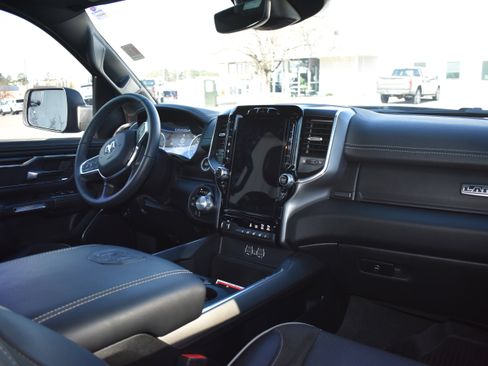 Used 2024 RAM 1500 Laramie image 32