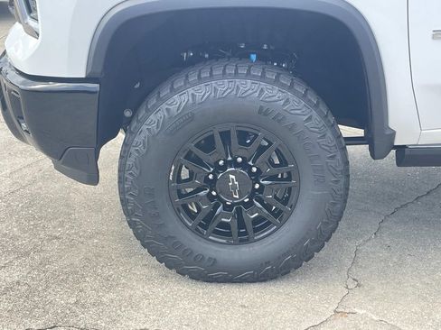 New 2026 Chevrolet Silverado 2500 ZR2 AWD/4WD image 8
