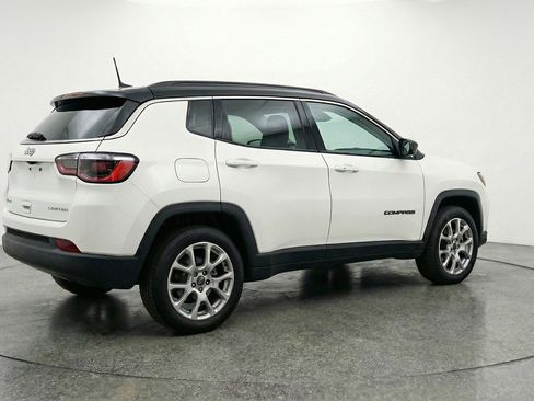 Used 2025 Jeep Compass Limited AWD/4WD image 9