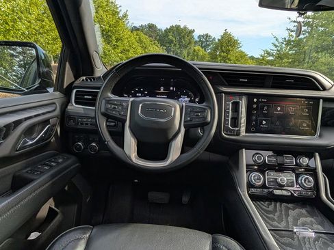 Used 2023 GMC Yukon XL Denali AWD/4WD image 20