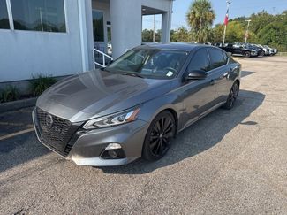 Used 2022 Nissan Altima 2.5 SR w/ Midnight Edition Package image 1