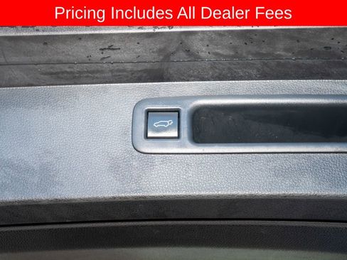Used 2023 Toyota Highlander XLE FWD image 6