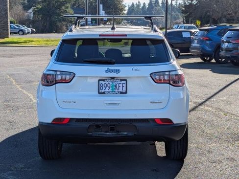 Used 2017 Jeep Compass Latitude w/ Popular Equipment Group image 4