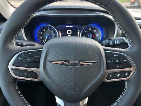 New 2026 Chrysler Pacifica Select image 21