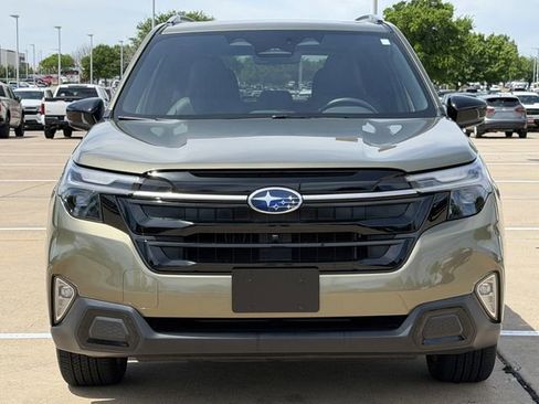 Used 2025 Subaru Forester Touring image 8