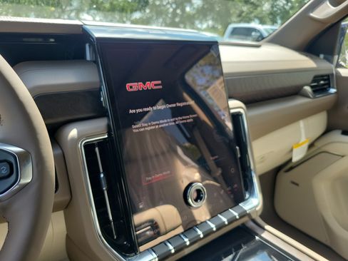 New 2026 GMC Yukon XL Denali AWD/4WD image 11