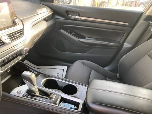 Used 2023 Nissan Altima 2.5 SV image 16