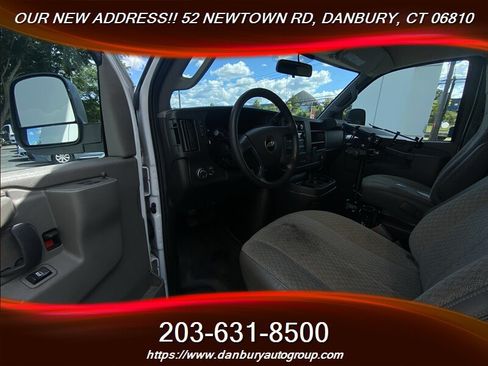 Used 2021 Chevrolet Express 2500 RWD image 12