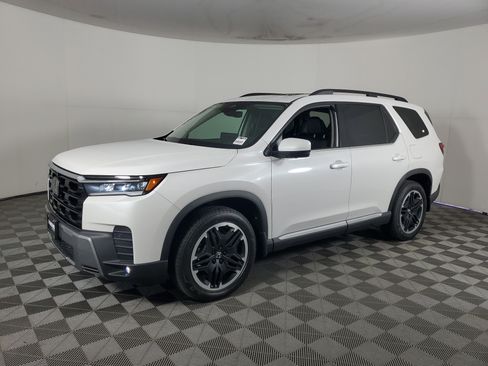 New 2026 Honda Pilot Touring image 8