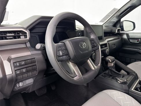 Certified 2024 Toyota Tacoma SR5 AWD/4WD image 4