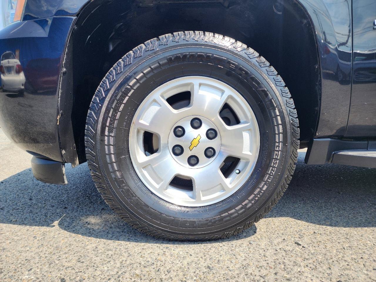 Used 2013 Chevrolet Suburban LT w/ Luxury Package AWD/4WD image 43
