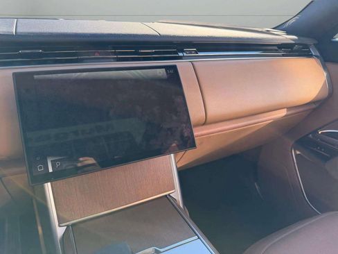 Used 2024 Land Rover Range Rover SE image 44