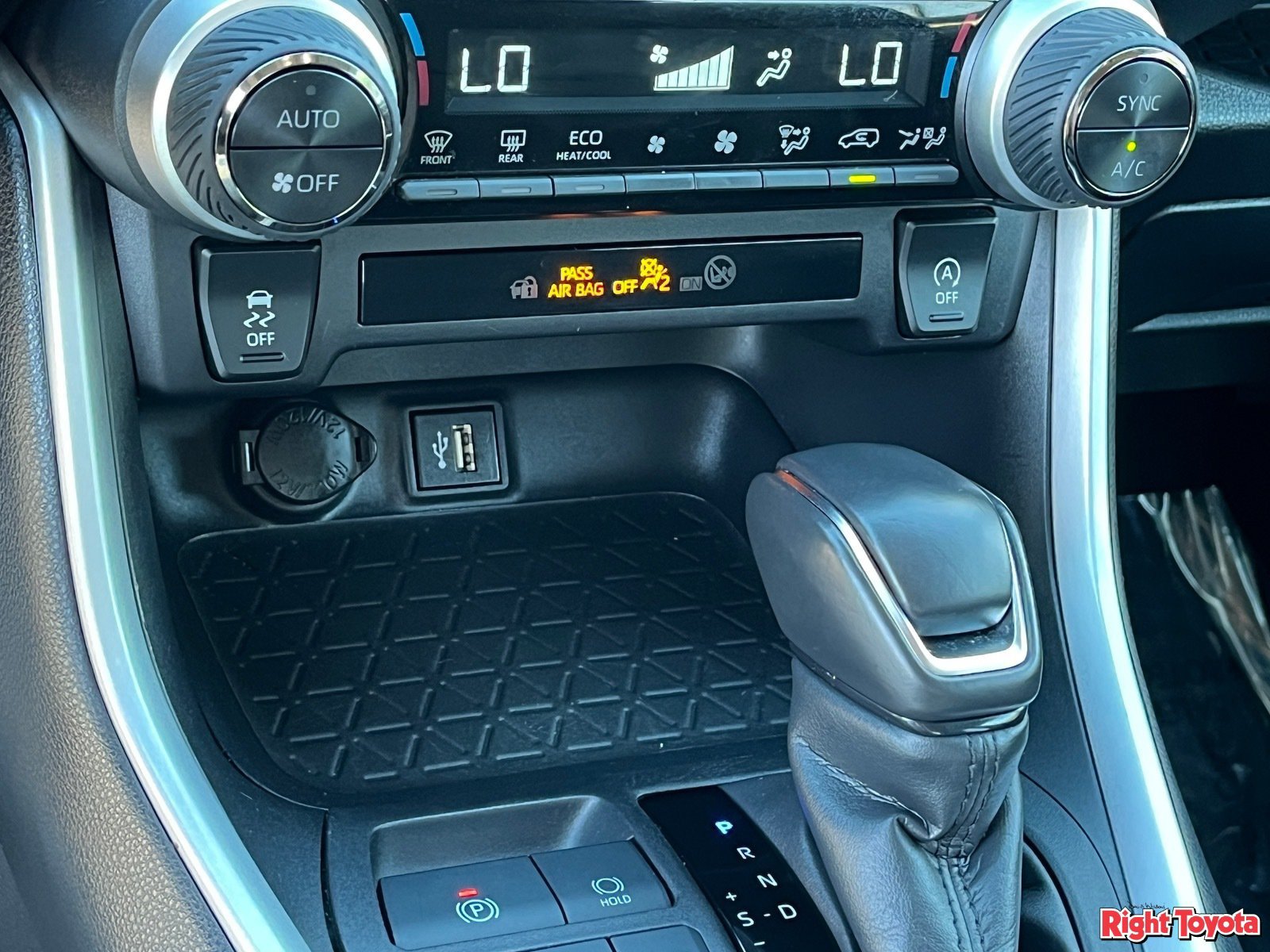 Certified 2025 Toyota RAV4 XLE Premium AWD/4WD image 30