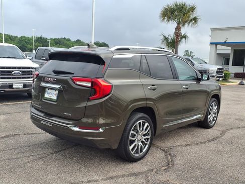 Used 2023 GMC Terrain Denali AWD/4WD image 2