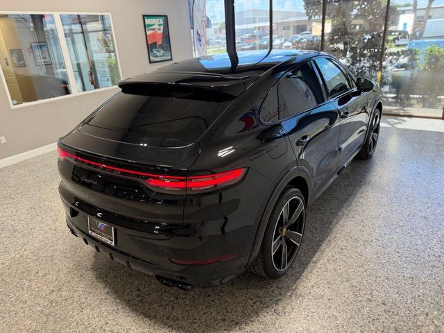 Used 2023 Porsche Cayenne Platinum Edition AWD/4WD image 6