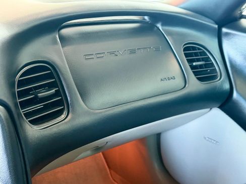 Used 2001 Chevrolet Corvette Convertible w/ Preferred Equipment Group2 image 31