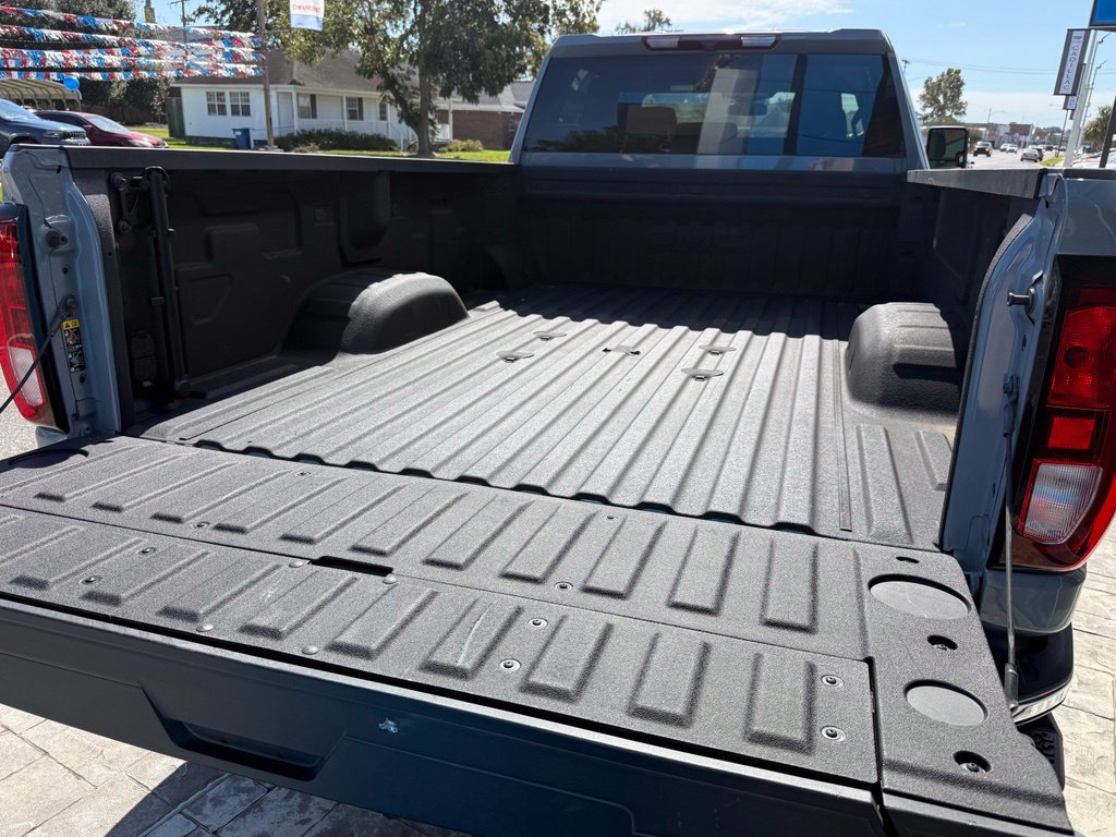 Used 2025 GMC Sierra 3500 SLE w/ Preferred Package RWD image 25