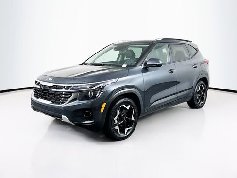 Used 2025 Kia Seltos S image 3