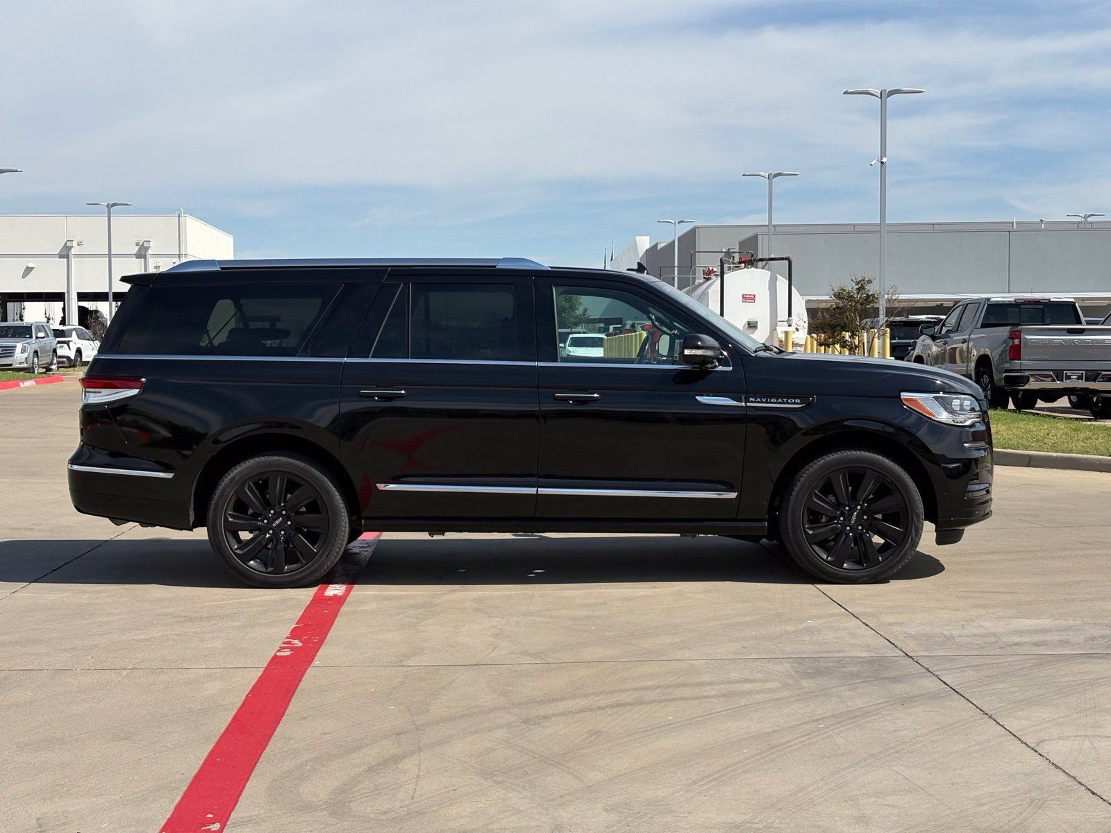 Used 2024 Lincoln Navigator L Reserve AWD/4WD image 9