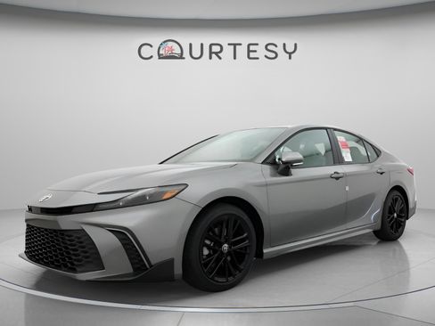 New 2026 Toyota Camry SE FWD image 1