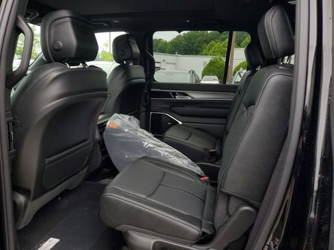 New 2026 Jeep Grand Wagoneer Limited AWD/4WD image 12