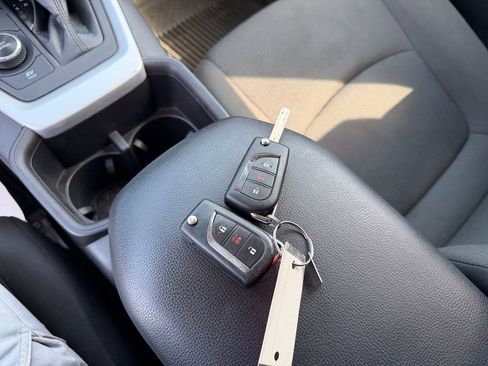 Used 2022 Toyota RAV4 LE image 24