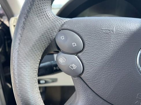 Used 2009 Mercedes-Benz E 350 4MATIC Sedan image 14