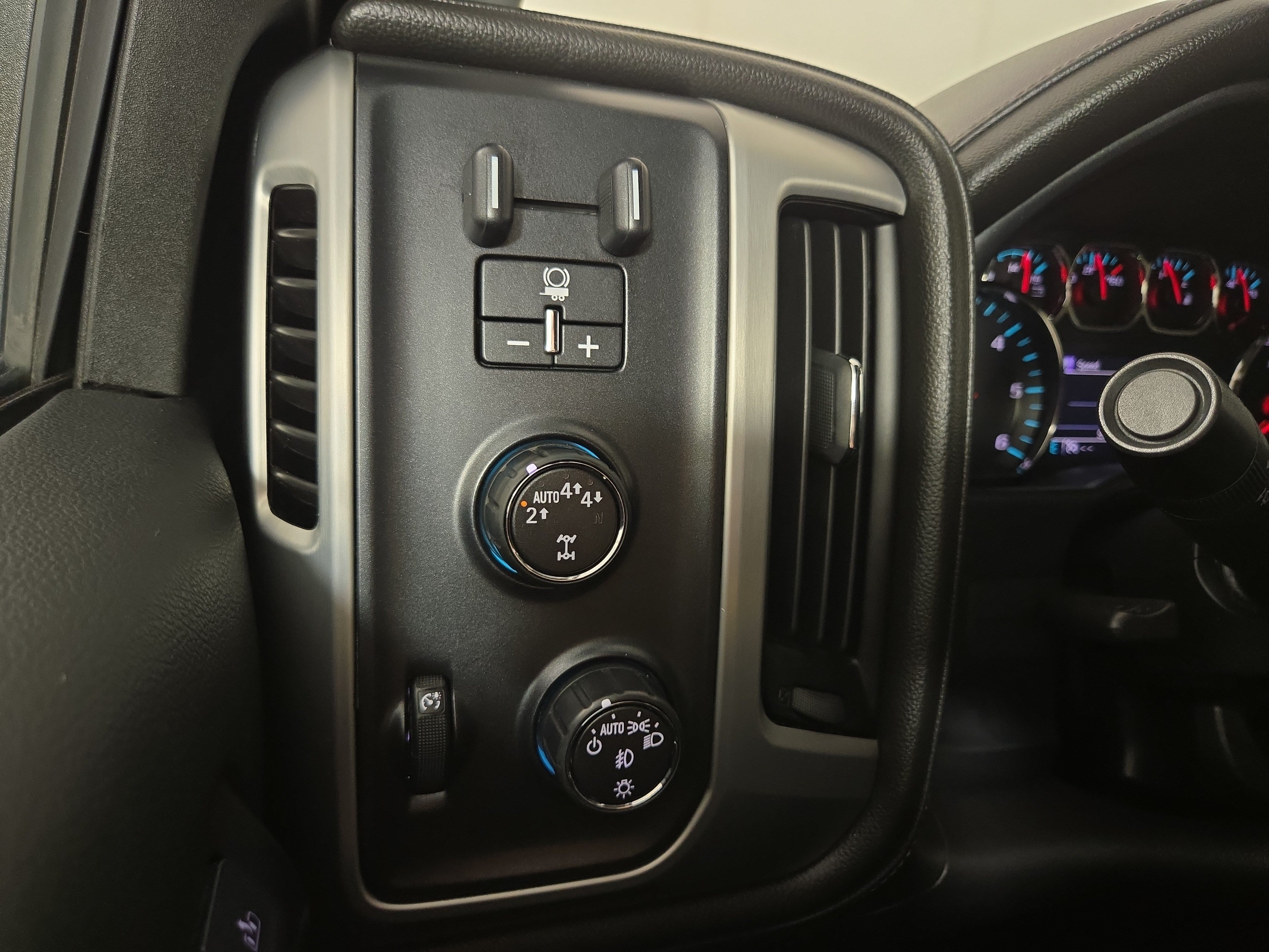 Used 2017 GMC Sierra 1500 SLT w/ SLT Premium Package AWD/4WD image 26