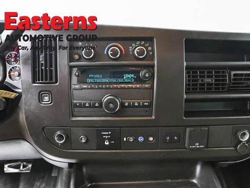 Used 2021 Chevrolet Express 3500 w/ Driver Convenience Package RWD image 12