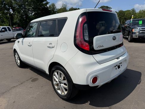 Used 2018 Kia Soul + FWD image 3