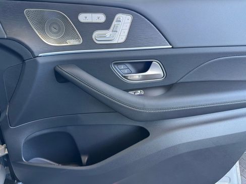 New 2026 Mercedes-Benz GLS 580 4MATIC image 18