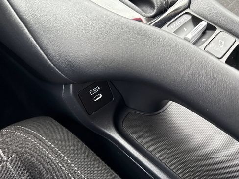 Certified 2024 Honda HR-V LX image 28