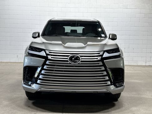 Used 2024 Lexus LX 600 4WD w/ Luxury Package image 9