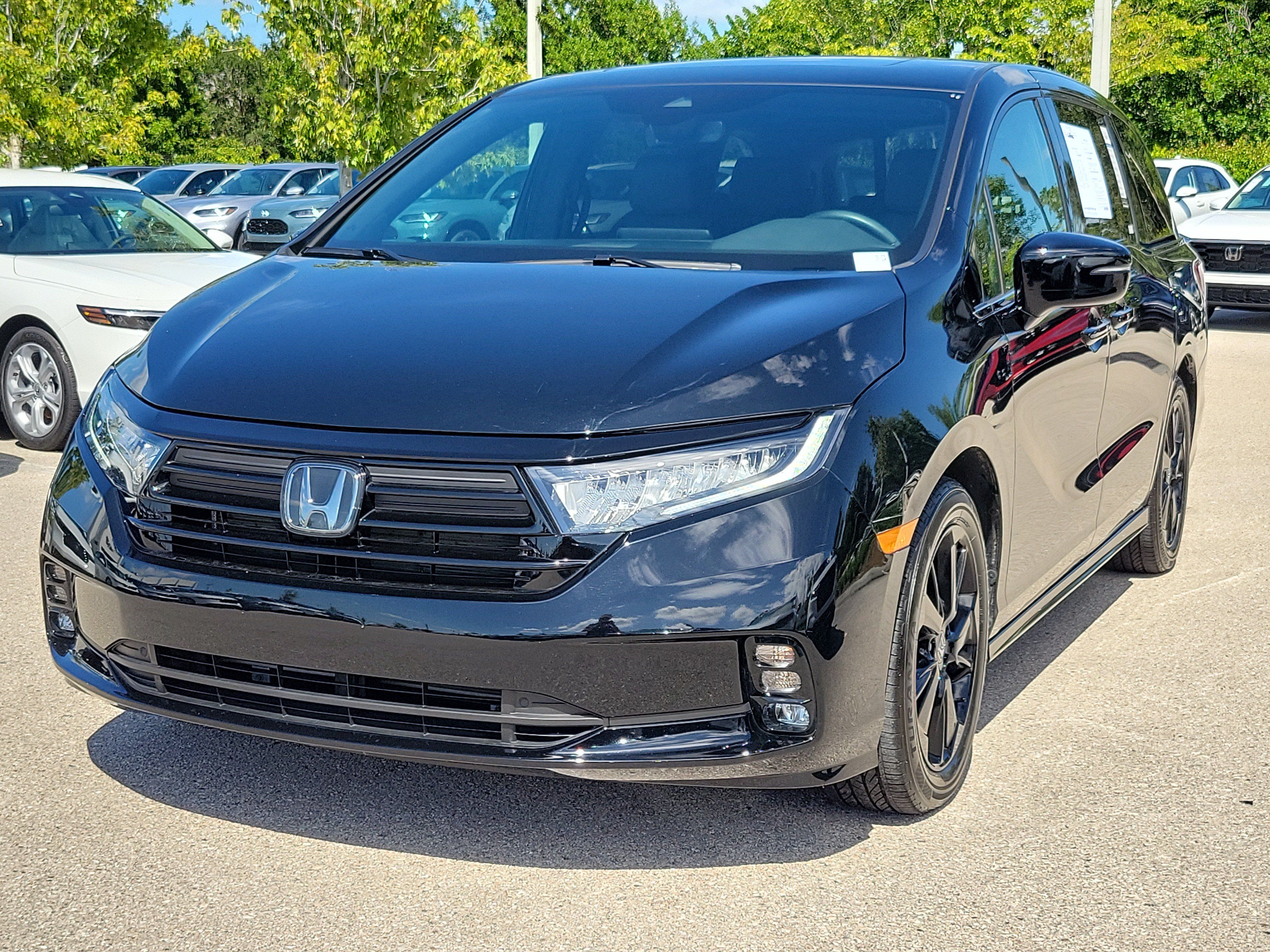 Used 2024 Honda Odyssey Sport image 3