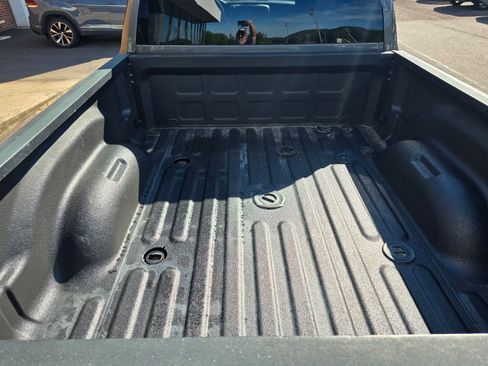Used 2017 RAM 2500 Tradesman w/ Chrome Appearance Group AWD/4WD image 7