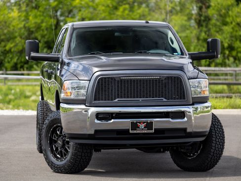 Used 2018 RAM 2500 Tradesman w/ Chrome Appearance Group AWD/4WD image 2