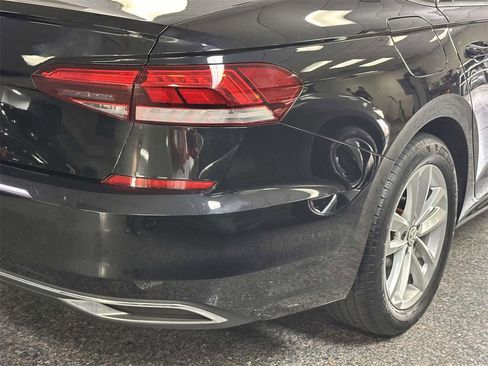 Used 2021 Volkswagen Passat 2.0T S image 11