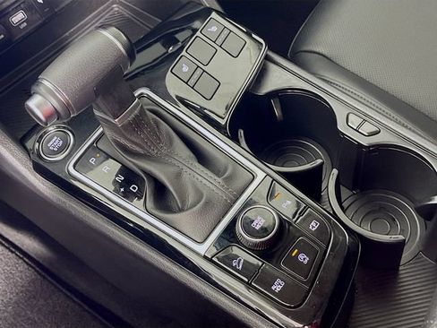 Used 2025 Kia Sportage EX FWD image 18