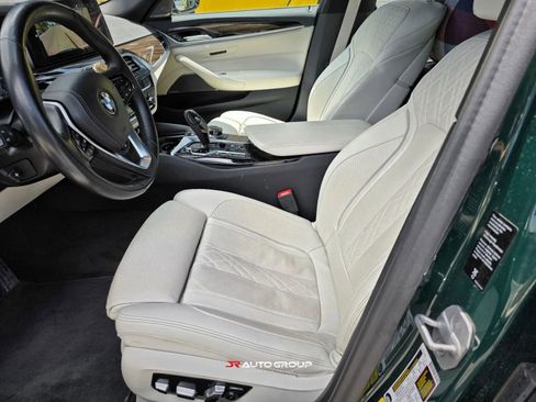 Used 2021 BMW 530e xDrive w/ Executive Package AWD/4WD image 16