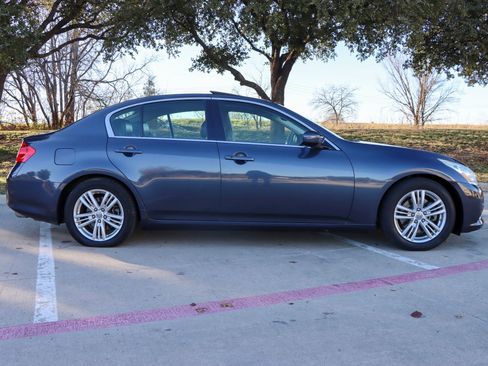 Used 2013 INFINITI G37 Journey w/ Premium Pkg image 8