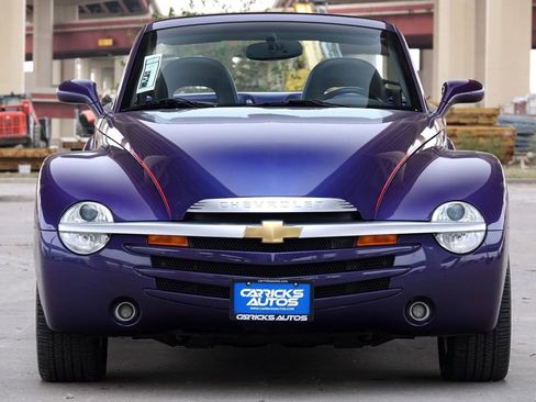 Used 2004 Chevrolet SSR w/ Preferred Equipment Group image 13