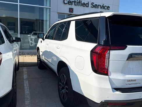 Used 2022 GMC Yukon AT4 w/ Technology Package AWD/4WD image 5