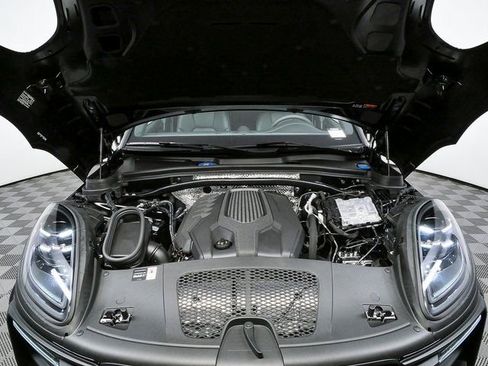 New 2026 Porsche Macan image 34