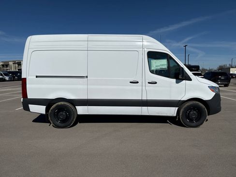 New 2025 Mercedes-Benz Sprinter 2500 image 4
