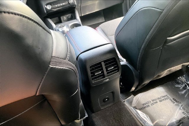 Used 2024 Ford Escape ST-Line w/ Tech Pack #1 AWD/4WD image 31