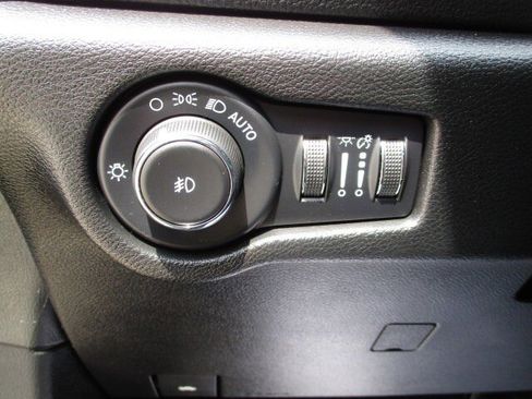 Used 2022 Chrysler Pacifica Limited w/ S Appearance Package image 18