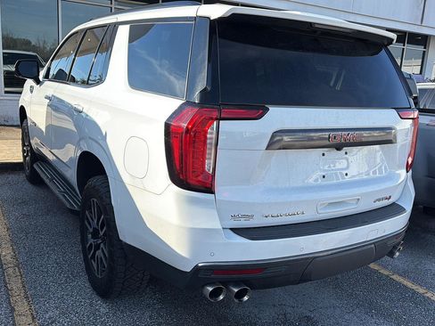 Used 2023 GMC Yukon AT4 w/ Technology Package image 4