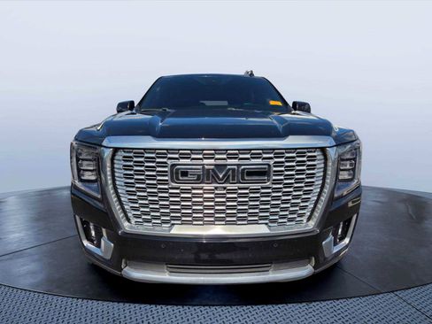 Used 2023 GMC Yukon Denali w/ Denali Reserve Package AWD/4WD image 2